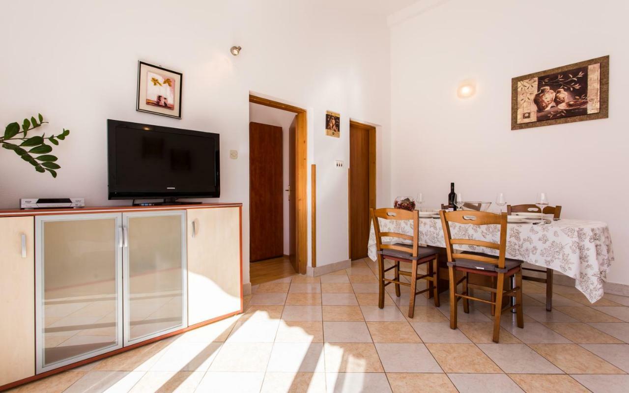 Apartments Luka Башка Экстерьер фото