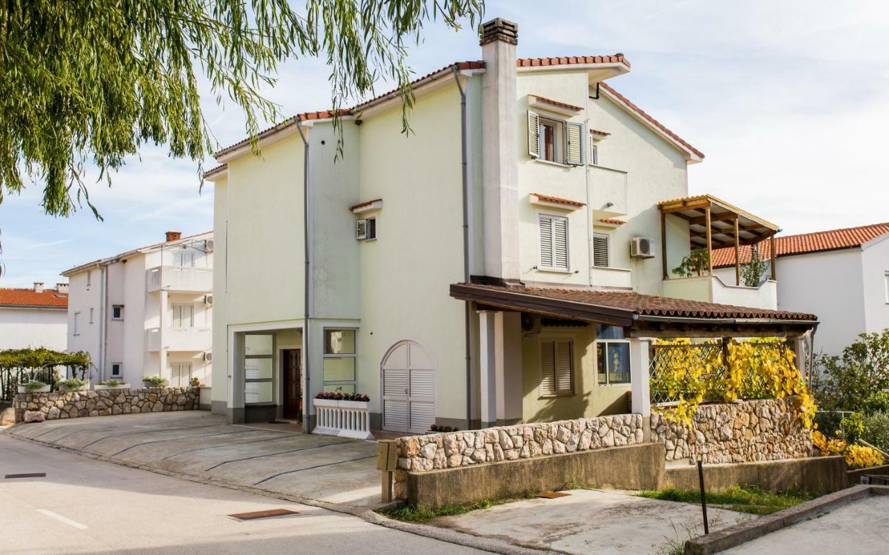 Apartments Luka Башка Экстерьер фото